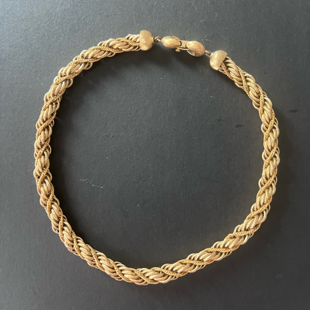 Vintage Monet gold toned necklace